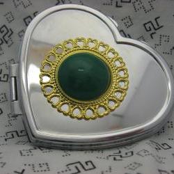 Compact Mirror Heart 